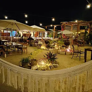 lucky-traveler-hostel-all-inclusive.tulum-hotels.net/